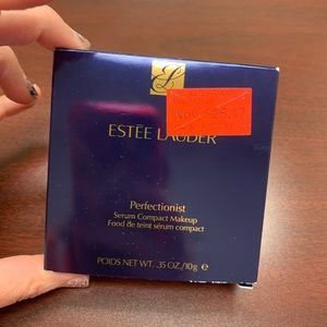 Brand new Estée Lauder foundation.